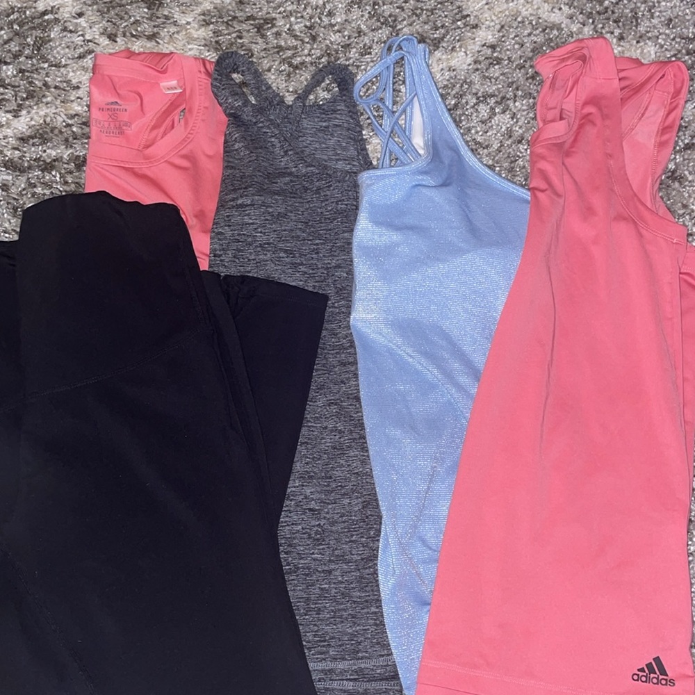 Maternity workout lot size XS